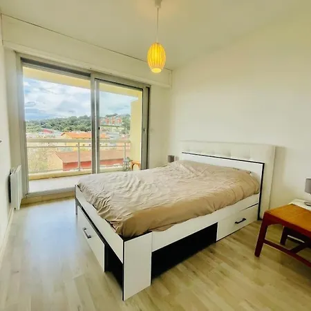 Apartment Climatise 2 Pieces Vue Terasse Parking
